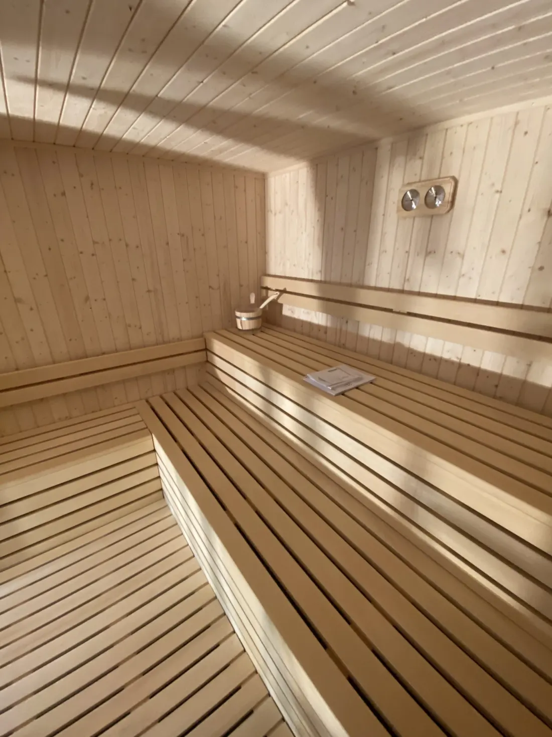 Sauna finlandese in legno a Samedan